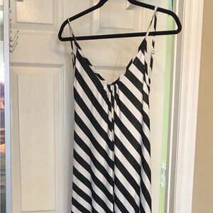 Black and White Striped maxi Beach Cover up Size Medium BNWT